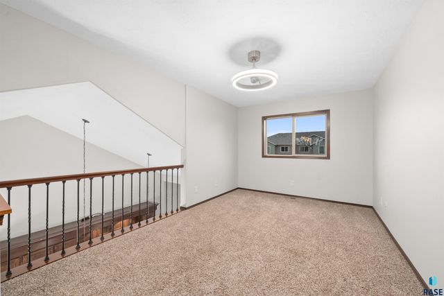 2904 E Indigo Pl Place, Sioux Falls, SD 57108