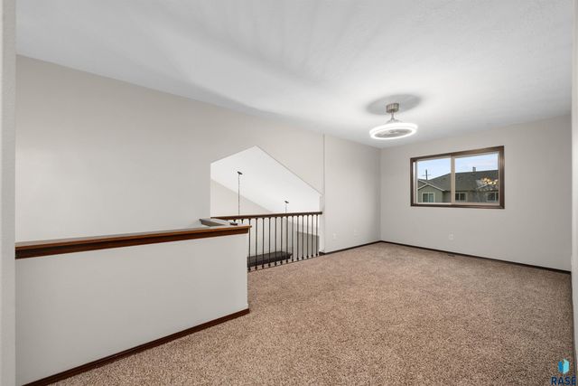 2904 E Indigo Pl Place, Sioux Falls, SD 57108