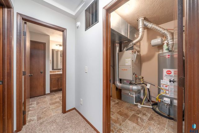 2904 E Indigo Pl Place, Sioux Falls, SD 57108