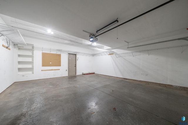 2904 E Indigo Pl Place, Sioux Falls, SD 57108