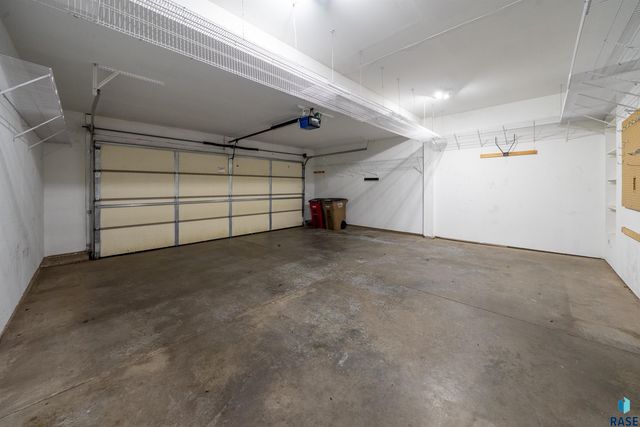 2904 E Indigo Pl Place, Sioux Falls, SD 57108