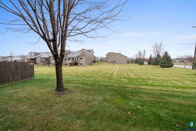 2904 E Indigo Pl Place, Sioux Falls, SD 57108