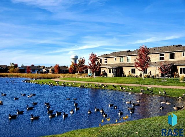 2904 E Indigo Pl Place, Sioux Falls, SD 57108