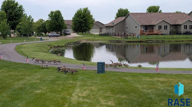 2904 E Indigo Pl Place, Sioux Falls, SD 57108