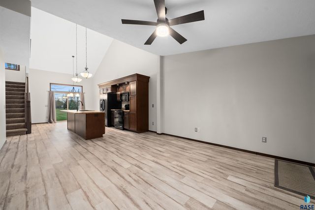 2904 E Indigo Pl Place, Sioux Falls, SD 57108