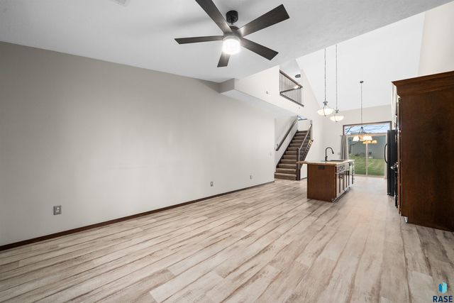 2904 E Indigo Pl Place, Sioux Falls, SD 57108