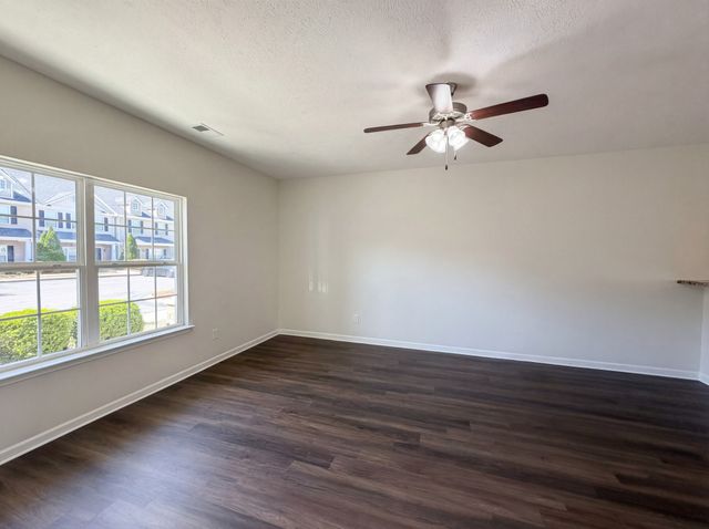 2354 New Holland Cir, Murfreesboro, TN 37128