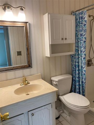 5750 80TH STREET N C202, St Petersburg, FL 33709