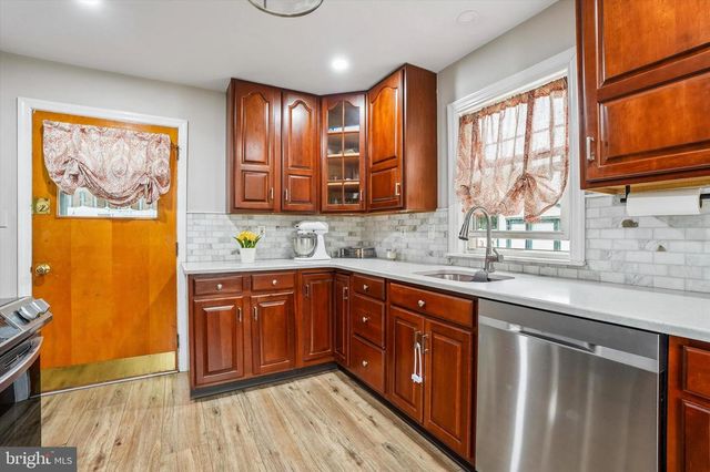 162 REDFERN ST, Hamilton, NJ 08610