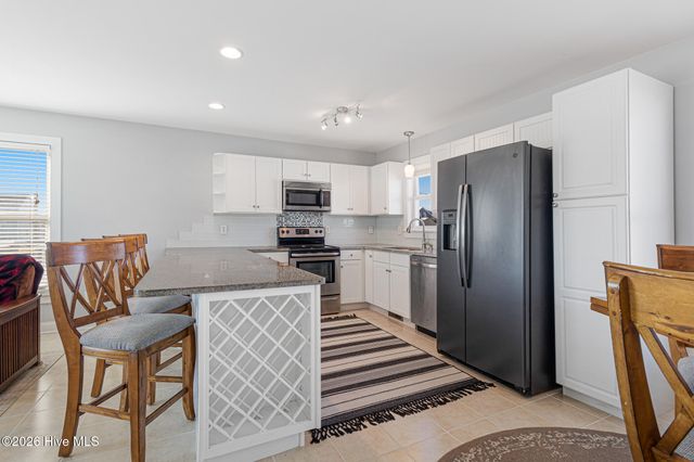 208 Beaufort Avenue 1, Atlantic Beach, NC 28512