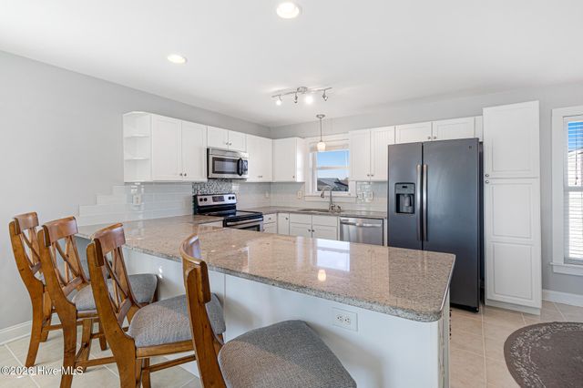 208 Beaufort Avenue 1, Atlantic Beach, NC 28512