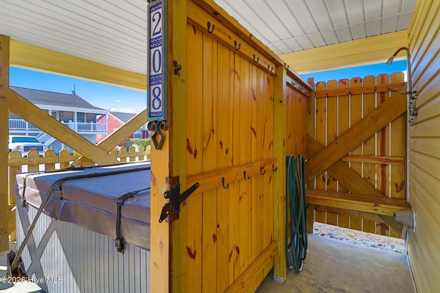 208 Beaufort Avenue 1, Atlantic Beach, NC 28512