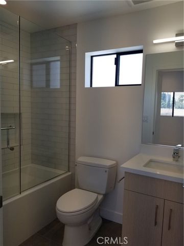 231 N Burlington Avenue, Los Angeles, CA 90026