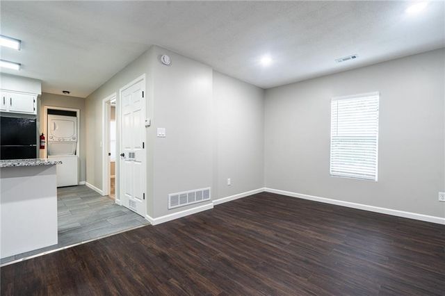 911 Ohio Street, Lawrence, KS 66044