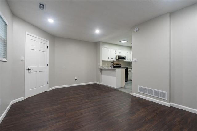 911 Ohio Street, Lawrence, KS 66044