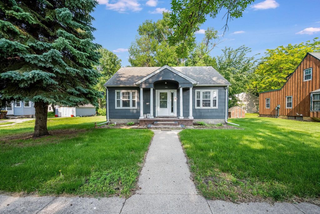 309 N Central Avenue, Truman, MN 56088