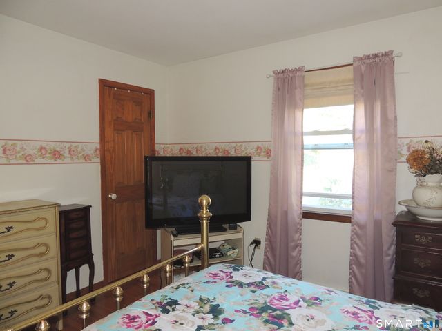 80 Chidsey Drive, North Branford, CT 06471