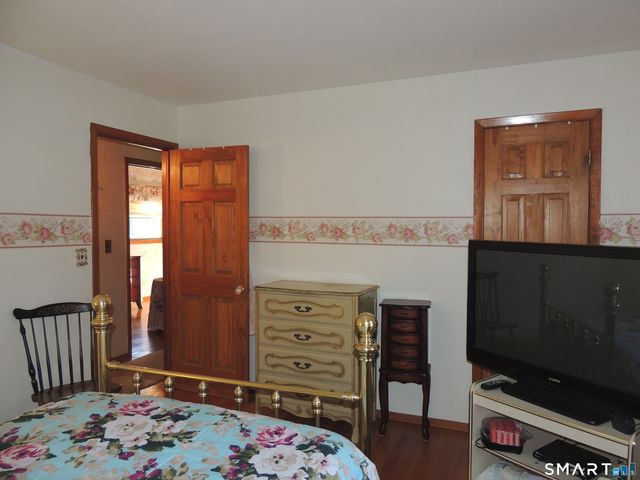 80 Chidsey Drive, North Branford, CT 06471