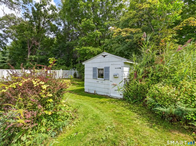 80 Chidsey Drive, North Branford, CT 06471
