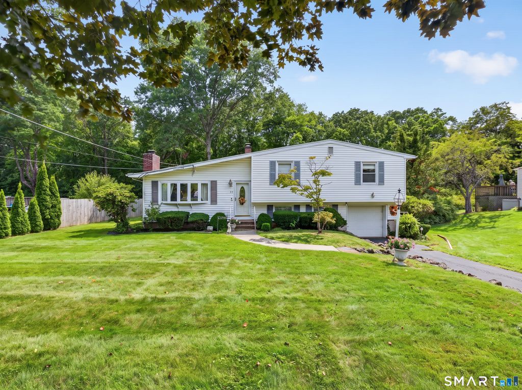 80 Chidsey Drive, North Branford, CT 06471