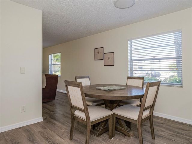 28 Pine Arbor Lane 101, Vero Beach, FL 32962