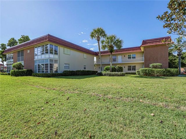 28 Pine Arbor Lane 101, Vero Beach, FL 32962