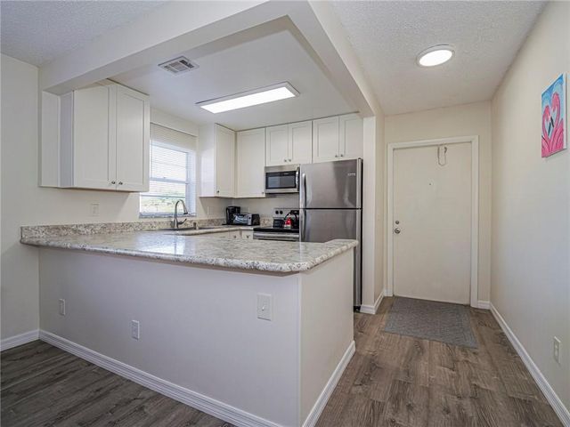 28 Pine Arbor Lane 101, Vero Beach, FL 32962