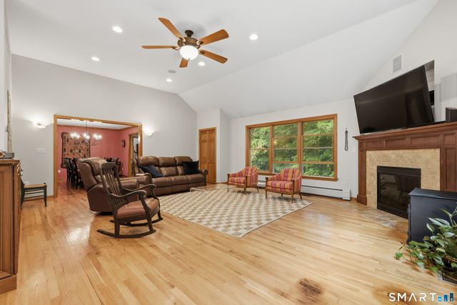 85 Scenic Court, Cheshire, CT 06410