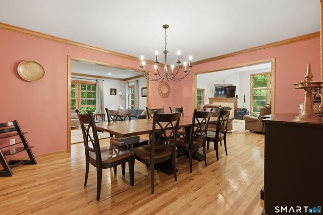 85 Scenic Court, Cheshire, CT 06410