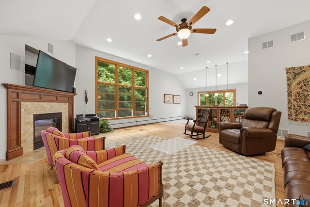 85 Scenic Court, Cheshire, CT 06410