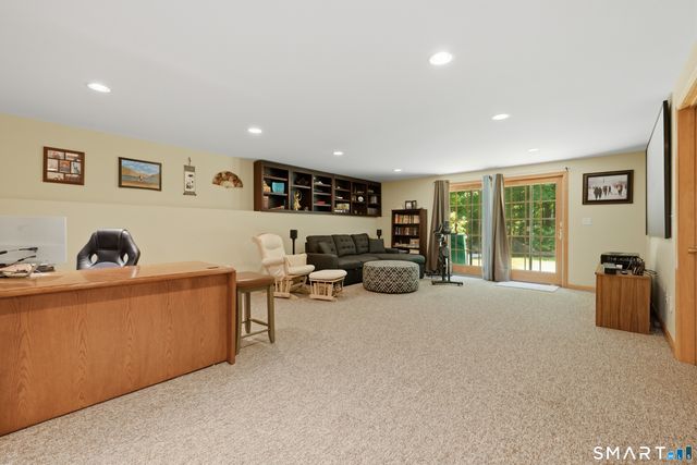 85 Scenic Court, Cheshire, CT 06410