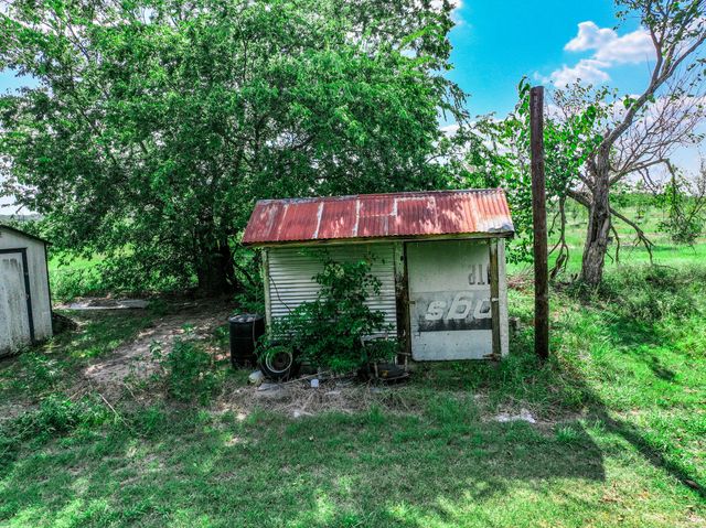 7801 W Interstate Highway 30, Cumby, TX 75433