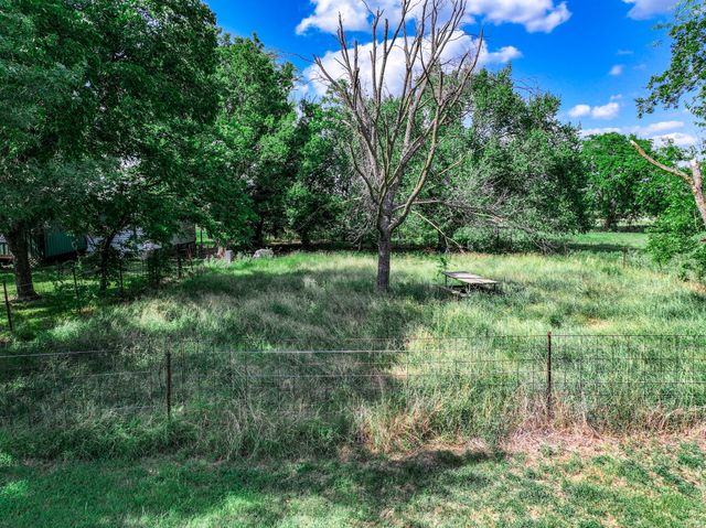 7801 W Interstate Highway 30, Cumby, TX 75433