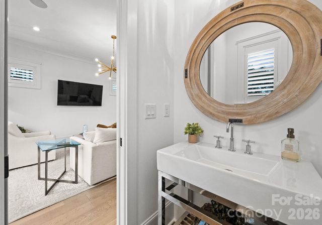 512 Living Way, Charlotte, NC 28204