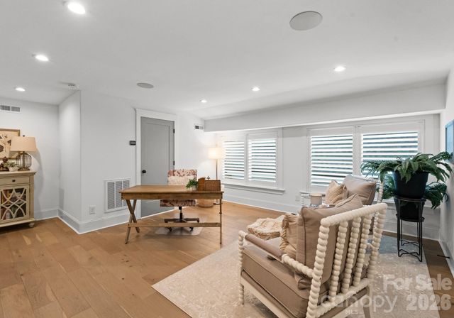 512 Living Way, Charlotte, NC 28204