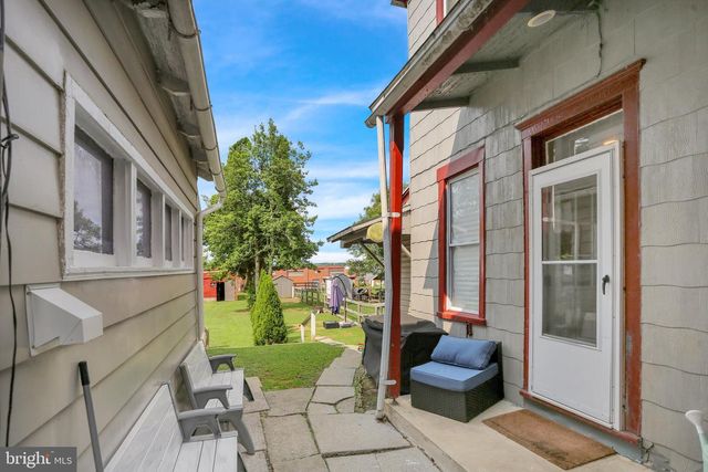 317 W HIGH ST, Womelsdorf, PA 19567