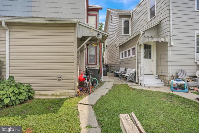 317 W HIGH ST, Womelsdorf, PA 19567