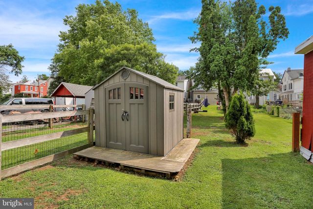 317 W HIGH ST, Womelsdorf, PA 19567