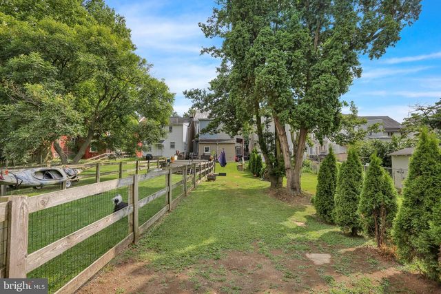 317 W HIGH ST, Womelsdorf, PA 19567