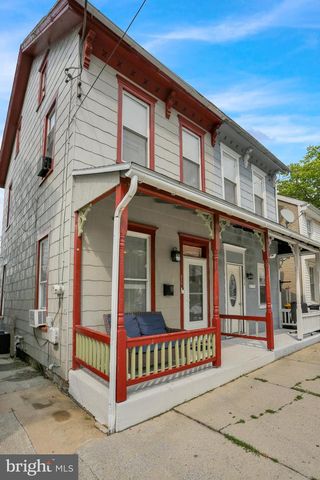 317 W HIGH ST, Womelsdorf, PA 19567