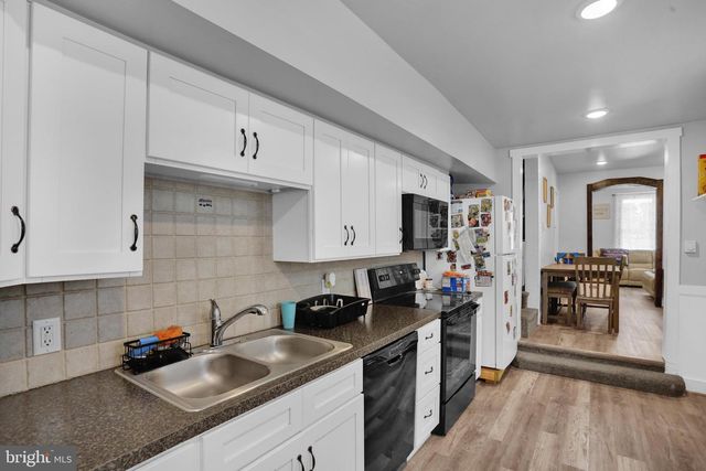 317 W HIGH ST, Womelsdorf, PA 19567
