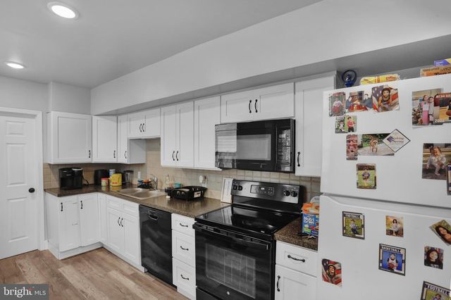 317 W HIGH ST, Womelsdorf, PA 19567