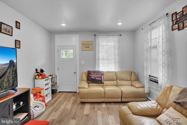 317 W HIGH ST, Womelsdorf, PA 19567