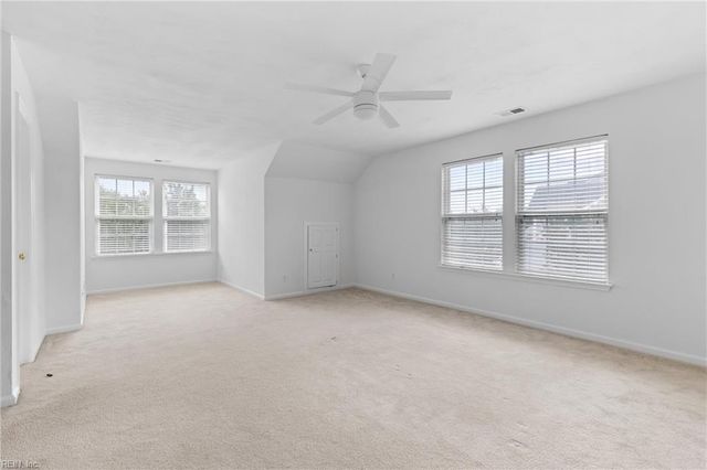 2204 Harton LN, Chesapeake, VA 23323