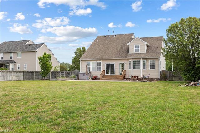 2204 Harton LN, Chesapeake, VA 23323