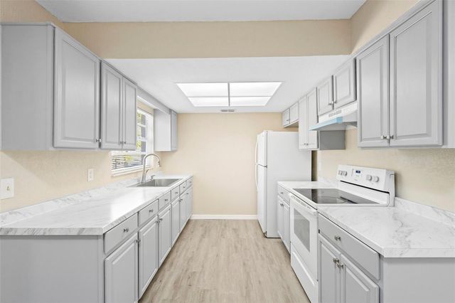 7237 WILLOWWOOD STREET, Orlando, FL 32818