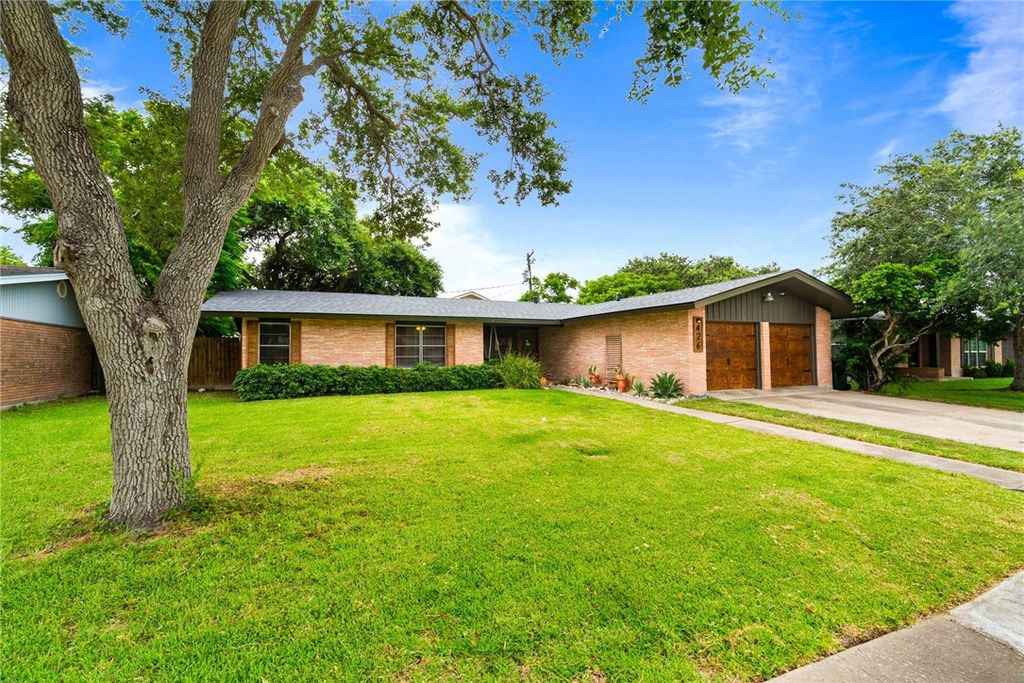 426 Troy Dr, Corpus Christi, TX 78412 — photo 3
