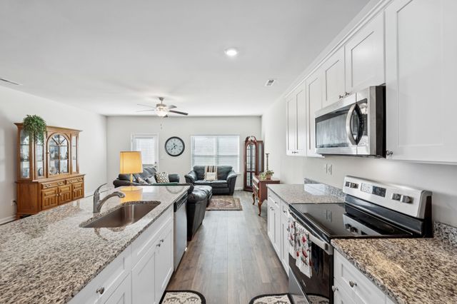 404 Masters Way, Dickson, TN 37055