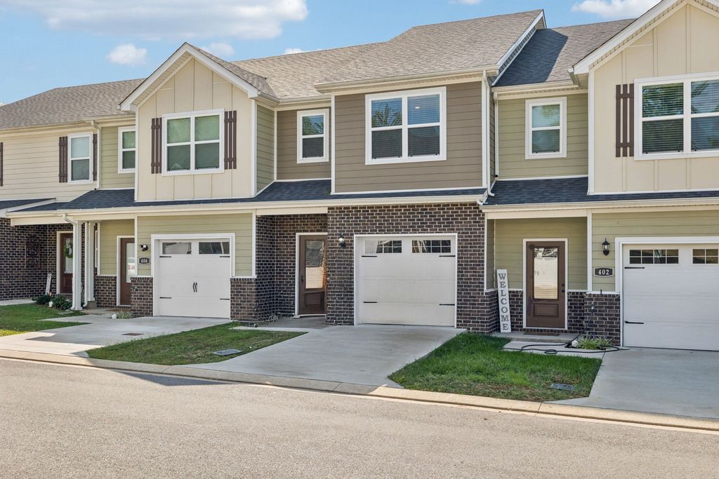 404 Masters Way, Dickson, TN 37055