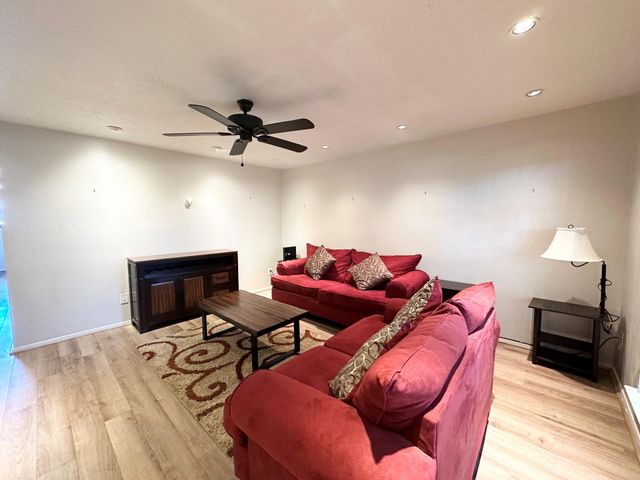 3224 Timmons Lane 154, Houston, TX 77027